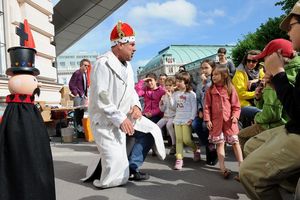 und mit vollem Einsatz bei der Arbeit